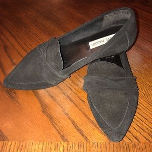 Like new Steve Madden Suede Flats